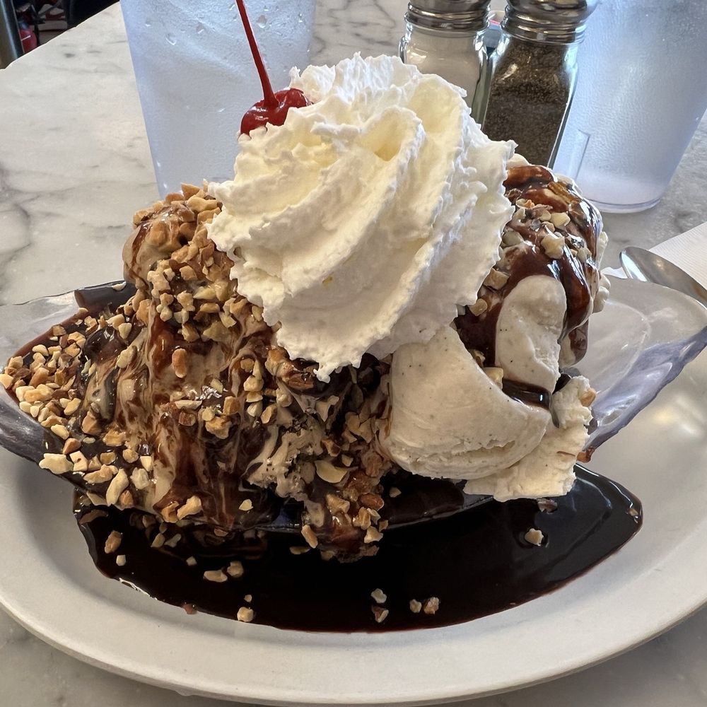 Fentons Creamery - Vanilla Old-Fashioned Small Sundae - Ice Cream & Frozen Yogurt Near Me - Oakland, California Fentons Creamery - Vanilla Old-Fashioned Small Sundae - Ice Cream & Frozen Yogurt Near Me - Oakland, California