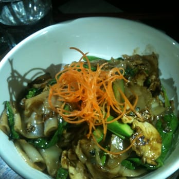 Klong - Chicken Pad see Ew - Thai Near Me - New York, New York Klong - Chicken Pad see Ew - Thai Near Me - New York, New York