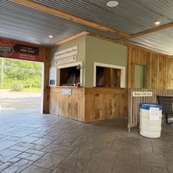 Hidden Valley Mini Golf and Waterfront Grille