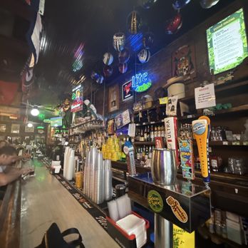 Silky O'Sullivan's - Bar seating - Bars Near Me - Memphis, Tennessee Silky O'Sullivan's - Bar seating - Bars Near Me - Memphis, Tennessee