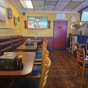 Tugboat Fish & Chips - Dining area - Fish & Chips Near Me - Lincoln, California Tugboat Fish & Chips - Dining area - Fish & Chips Near Me - Lincoln, California