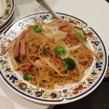 Blue Ribbon Bar & Grill - Fried Noodles - Karaoke Near Me - Honolulu, Hawaii