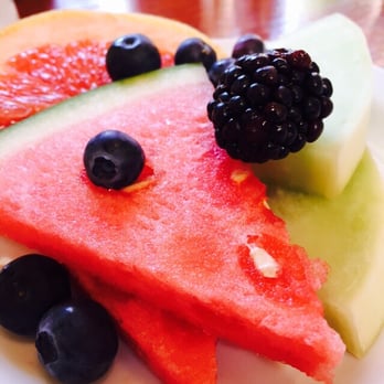 Alana's Cafe - Fresh fruit plate - Breakfast & Brunch Near Me - Burlingame, California