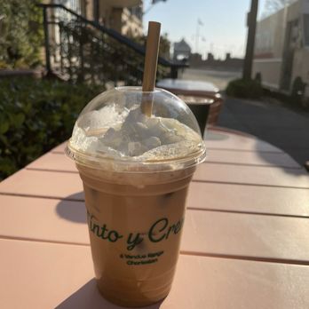 Tinto Y Crema - Cafe Latte - Ice Cream & Frozen Yogurt Near Me - Charleston, South Carolina Tinto Y Crema - Cafe Latte - Ice Cream & Frozen Yogurt Near Me - Charleston, South Carolina