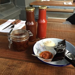 Van t Spit - Homemade sauces/condiments: garlic mayonnaise piri piri ( spicy) sauce barbecue sauce and ketchup