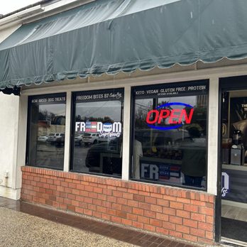 Freedom Bowls - the front of the restaurant - Acai Bowls Near Me - Redlands, California Freedom Bowls - the front of the restaurant - Acai Bowls Near Me - Redlands, California