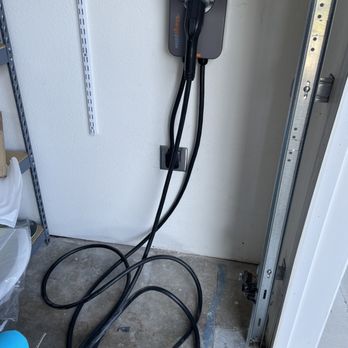 Electrica - Level 2 circuit with NEMA 14-50 outlet and ChargePoint EV charger. - Electricians Near Me Electrica - Level 2 circuit with NEMA 14-50 outlet and ChargePoint EV charger. - Electricians Near Me