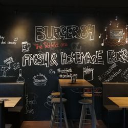 Burger84 - Geile Sprüche Wand.
