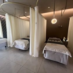 Golden Foot Spa - Massage beds