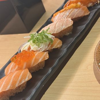 Waka Sakura - Salmon party - Conveyor Belt Sushi Near Me - Gardena, California
