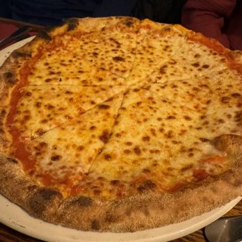 Salvador's Restaurant - Margherita Pizza - Irish Near Me - Killarney, Kentucky