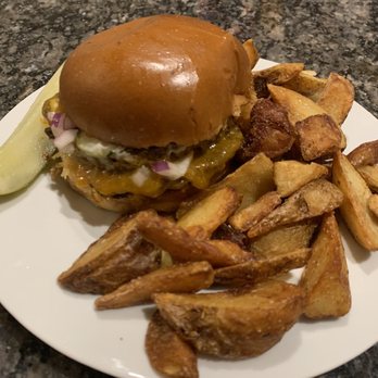 Pleasant House Pub - Pub burger - British Near Me - Chicago, Illinois Pleasant House Pub - Pub burger - British Near Me - Chicago, Illinois