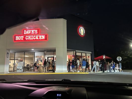 Dave's Hot Chicken by null