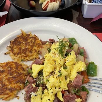 Half & Half - Corned Beef Hash - Sandwiches Near Me - Reading, Massachusetts