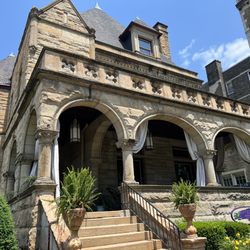 Inn On the Mexican War Streets - Entrance to the mansion