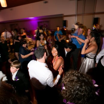 San Diego Best DJs - Look at that crowd!! - DJs Near Me San Diego Best DJs - Look at that crowd!! - DJs Near Me