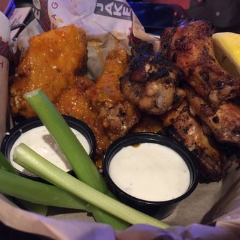 Jake Melnick's Corner Tap - Wing Combo - Poncho's Garlic & Cayenne Grilled Wings and Firecracker - Sports Bars Near Me - Chicago, Illinois