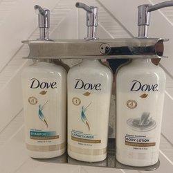 Holiday Inn Rockford - No soap in shower. Shampoo. Conditioner. Lotion.
