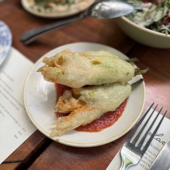 Lardo - Ricotta stuffed zucchini blossoms - Breakfast & Brunch Near Me - Ciudad de México, DIF Lardo - Ricotta stuffed zucchini blossoms - Breakfast & Brunch Near Me - Ciudad de México, DIF
