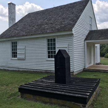 Stonewall Jackson Shrine - Outbuilding and well - Local Flavor Near Me - Woodford, Virginia