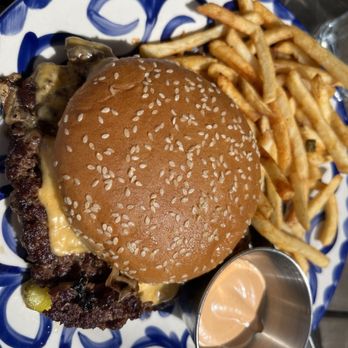 Dove's Luncheonette - Burger - Southern Near Me - Chicago, Illinois Dove's Luncheonette - Burger - Southern Near Me - Chicago, Illinois