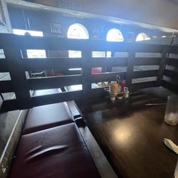 Luckie's Barn & Grill - Seating booth