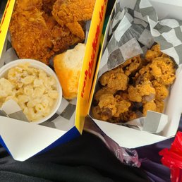 2 piece fried chicken meal and gizzard like 11 dollars that's way less than Cali... man I am living in the wrong state 2 piece fried chicken meal and gizzard like 11 dollars that's way less than Cali... man I am living in the wrong state