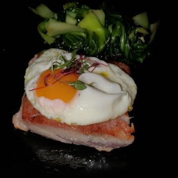 The Decadente - Tuna steak (looks great but too salty to actually eat) - Portuguese Near Me - Lisbon, 11