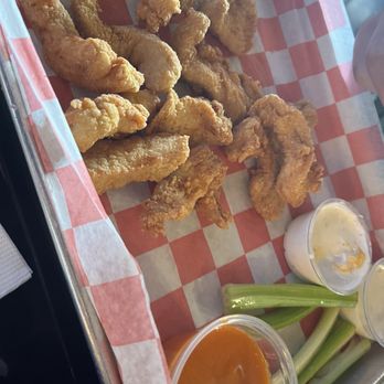 BrewBurgers Back Porch - Boneless Wings - Burgers Near Me - Venice, Florida
