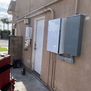 Husky Electric - Electricians Near Me Husky Electric - Electricians Near Me