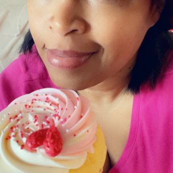Sarah's Cake Shop - Cupcake - Desserts Near Me - Chesterfield, Missouri Sarah's Cake Shop - Cupcake - Desserts Near Me - Chesterfield, Missouri