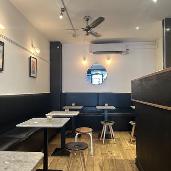 Flat White - Coffee & Tea Near Me - London, XGL Flat White - Coffee & Tea Near Me - London, XGL