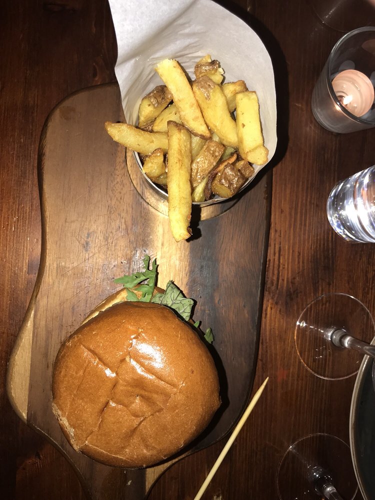 MERRY’S Updated May 2024 13 Photos & 20 Reviews Lower Main Street