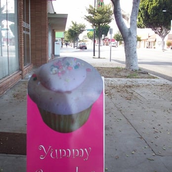Yummy Cupcakes - Desserts Near Me - Burbank, California