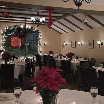 Ristorante Lucia - a dining room decorated for christmas - Italian Near Me - Bedford, New York Ristorante Lucia - a dining room decorated for christmas - Italian Near Me - Bedford, New York
