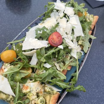 Flora Rooftop Bar - Chicken Flatbread - Lounges Near Me - El Segundo, California Flora Rooftop Bar - Chicken Flatbread - Lounges Near Me - El Segundo, California