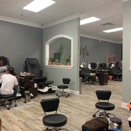 Getting an amazing pedicure from these ladies! I mean AMAZING!! Getting an amazing pedicure from these ladies! I mean AMAZING!!