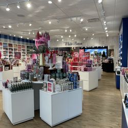 Bath & Body Works - Inside