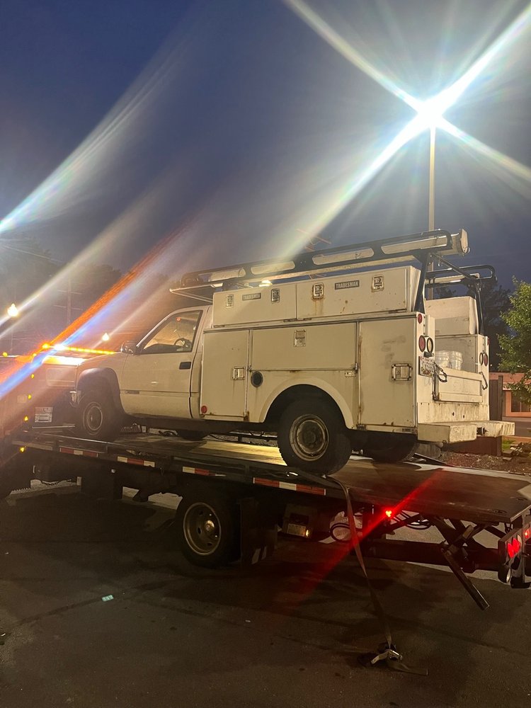 QUICKIE TOWING 11 Photos 4600 Powder Mill Rd, Calverton, Maryland