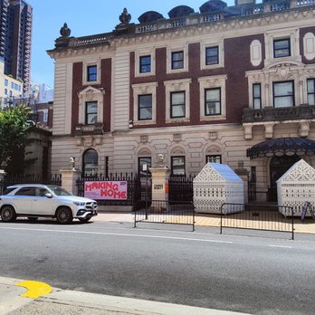 Cooper Hewitt, Smithsonian Design Museum - Beautiful mansion exterior - Museums Near Me - New York, New York