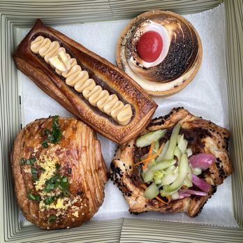 Del Sur Bakery & Cafe - Turon / Seasonal Tart / Longannisa Croissant / adobo Galette - Filipino Near Me - Chicago, Illinois