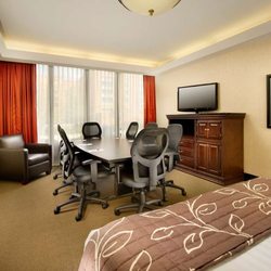 Drury Inn & Suites Columbus Dublin - NKXM Deluxe King Guestroom