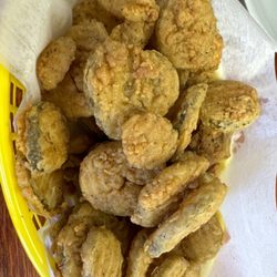 Cousin Willie's Smokehouse - Fried pickles - soo good!