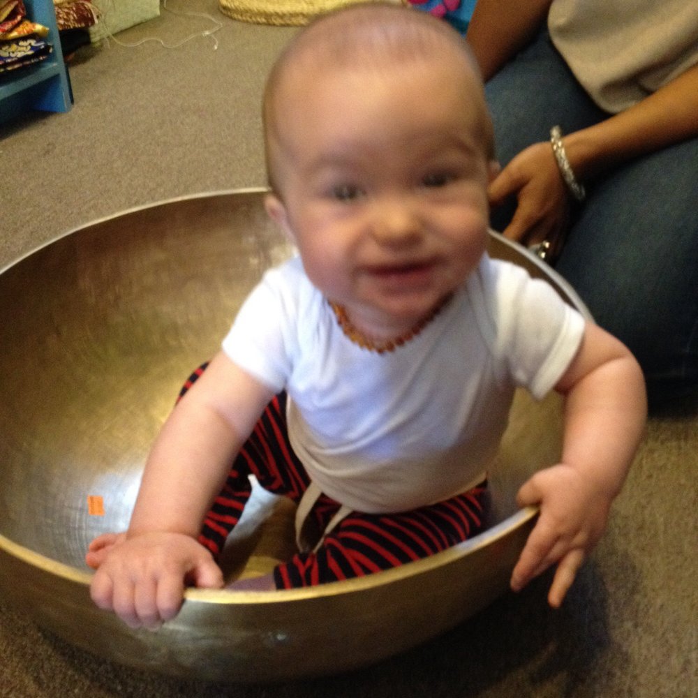 Maya gave Freddie a little sound bath with him inside the singing bowl!!! So special Maya gave Freddie a little sound bath with him inside the singing bowl!!! So special