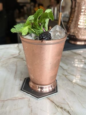 Bar Louise by null