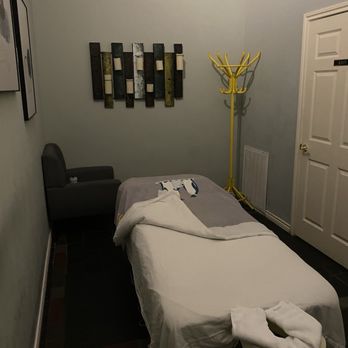 Cloud 9 Foot Spa - Body Massage 90 Minutes room - Reflexology Near Me - Houston, Texas
