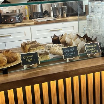 Perla - Coffee & Tea Near Me - Woodbridge Township, New Jersey