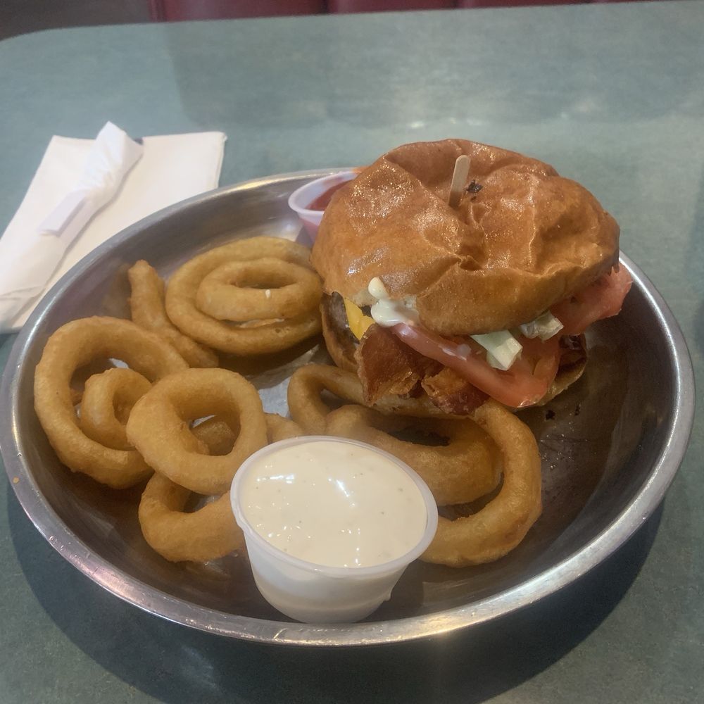 Robbie's - Rimrock burger - American Near Me - Rimrock, Arizona Robbie's - Rimrock burger - American Near Me - Rimrock, Arizona