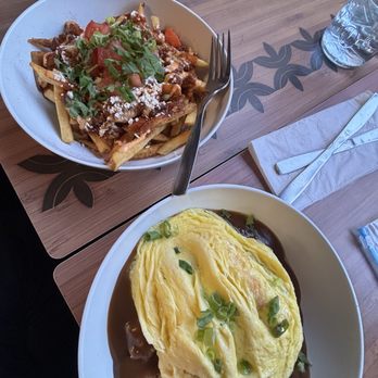 Sammy's Beach Bar And Grill - Chili fries & Loco Moco - Bars Near Me - Kahului, Hawaii Sammy's Beach Bar And Grill - Chili fries & Loco Moco - Bars Near Me - Kahului, Hawaii