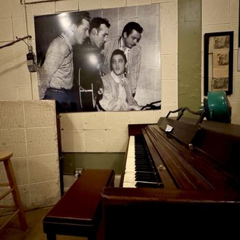 Sun Studio - The piano on which many famous musicians have played - Museums Near Me - Memphis, Tennessee